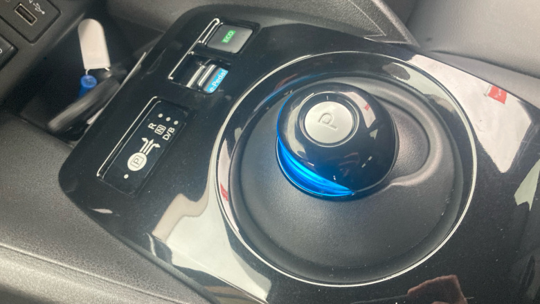 Nissan LEAF 110kW N-Connecta 40kWh 5dr Auto Electric Hatchback